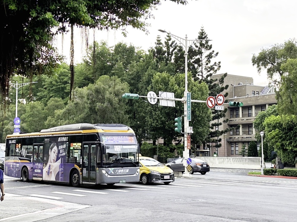 台北のバス