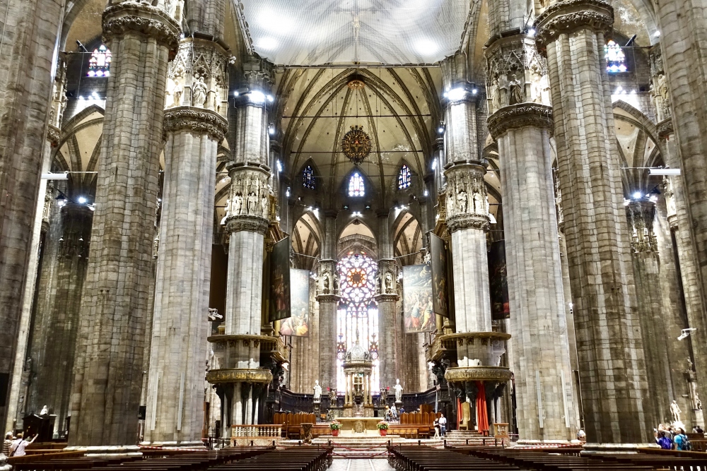 ミラノ大聖堂の内部