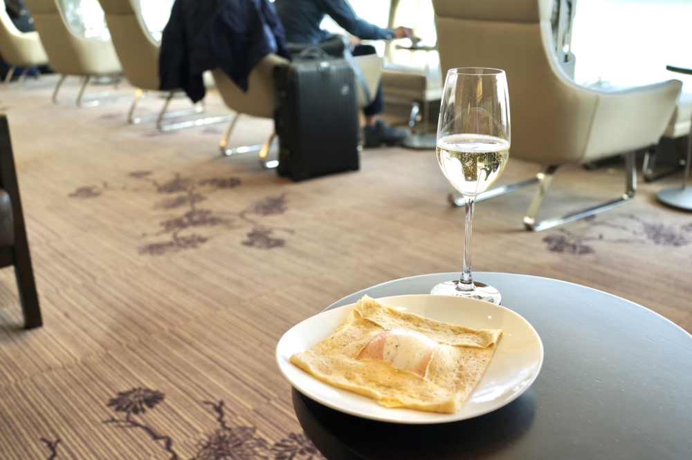 羽田空港国際線JALファーストクラスラウンジ鉄板焼きガレット