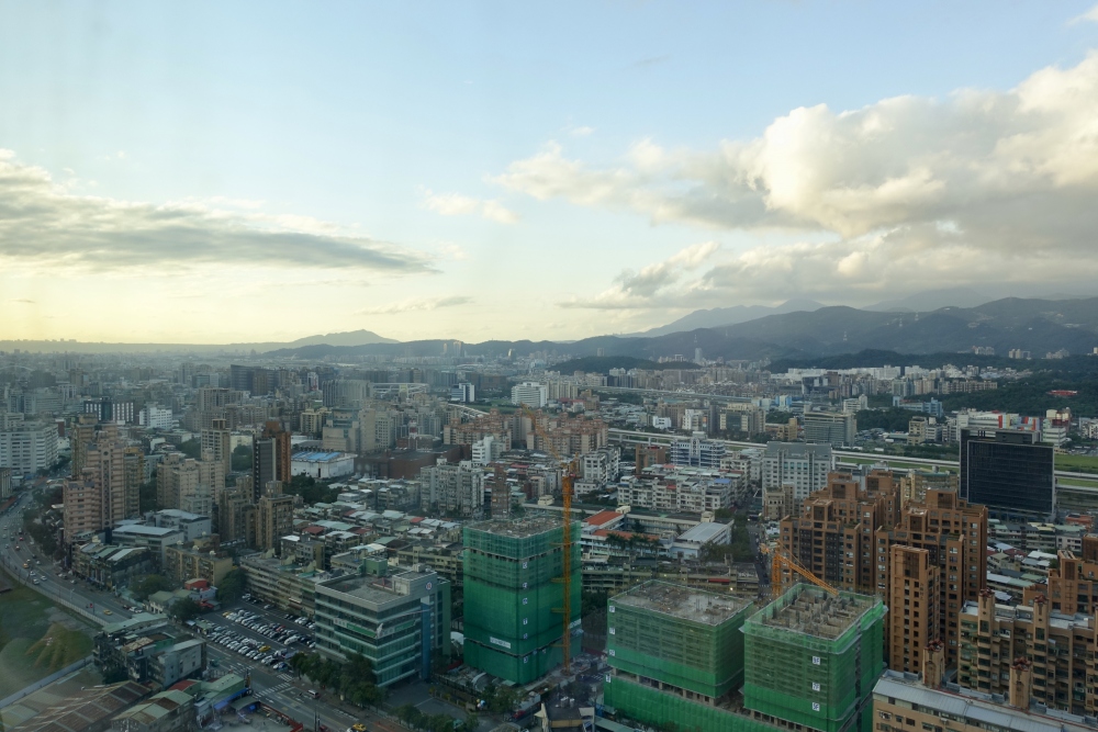 コートヤード台北エグゼクティブルームから松山空港方面の眺め