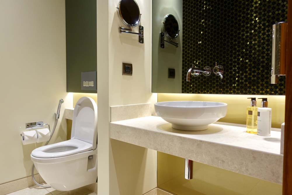シャルル・ド・ゴール国際空港カタール航空プレミアムビジネスラウンジ女性用トイレの中