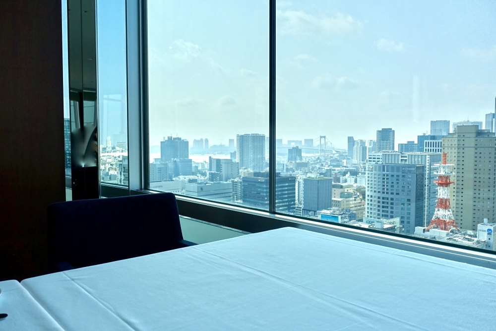 ザ・プリンスパークタワー東京ブリーズヴェール窓側の席