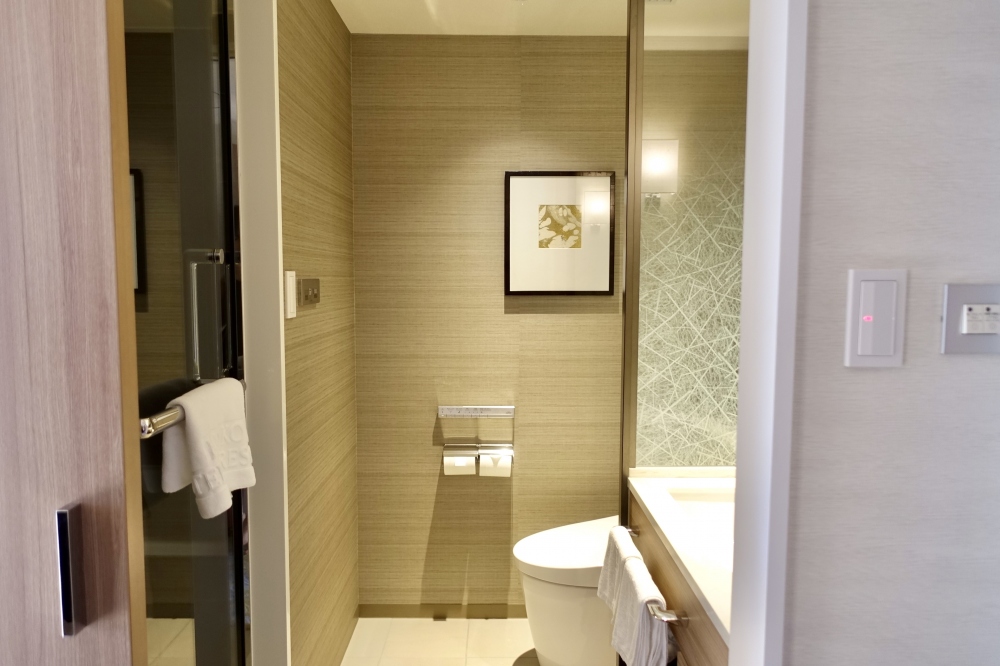 シェラトン都ホテル東京エグゼクティブスーペリアトイレとバスルーム
