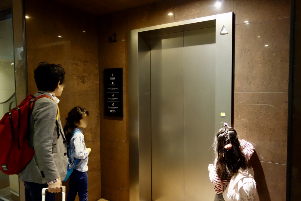 本町駅地下エレベーター