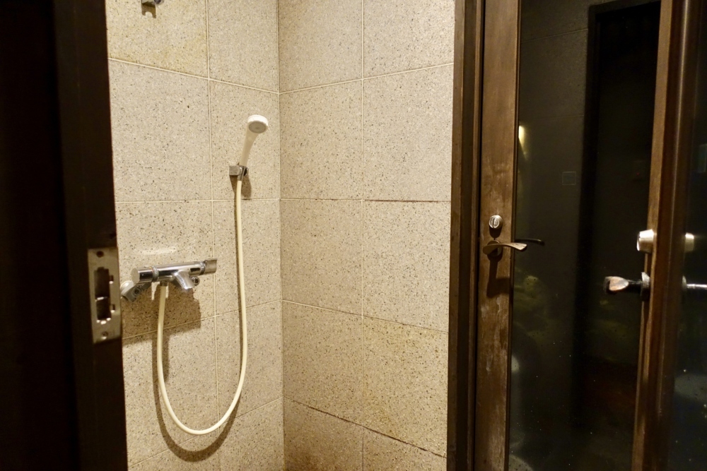 シェラトン・グランデ・オーシャンリゾート離れ湯のシャワー室