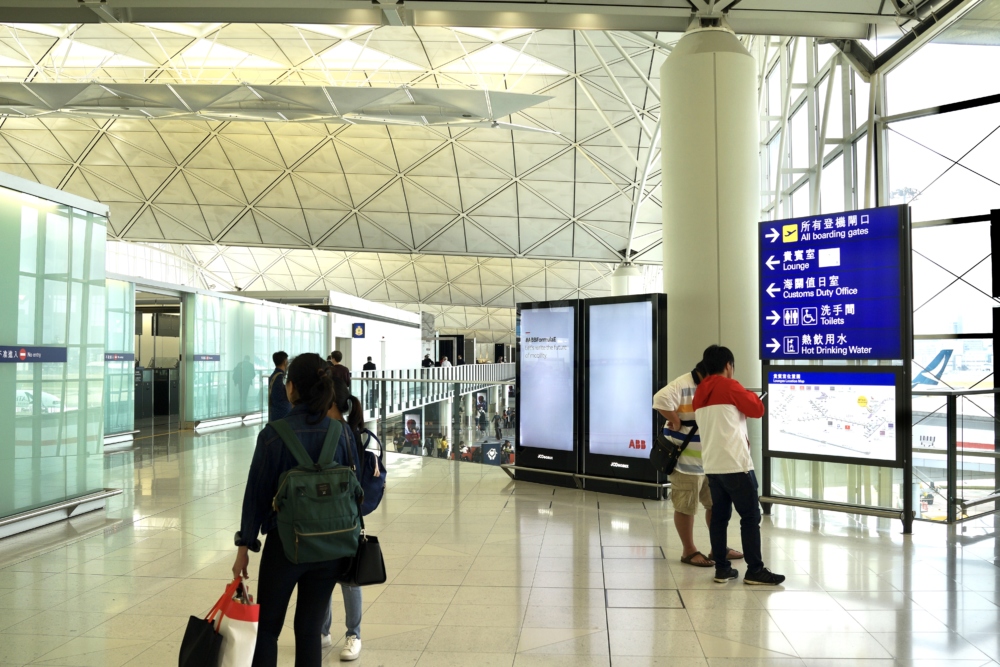 香港国際空港キャセイパシフィック航空ザ・ウィングファーストクラスラウンジへのアクセス