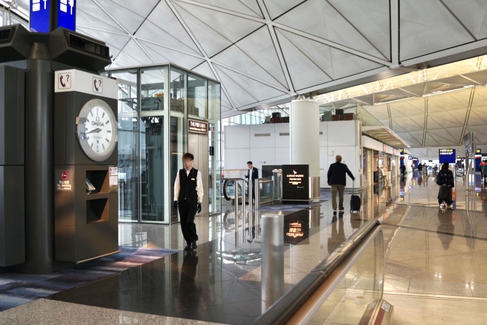 香港国際空港キャセイパシフィック航空ファーストクラスラウンジ「ザ・ピア」へのアクセス方法