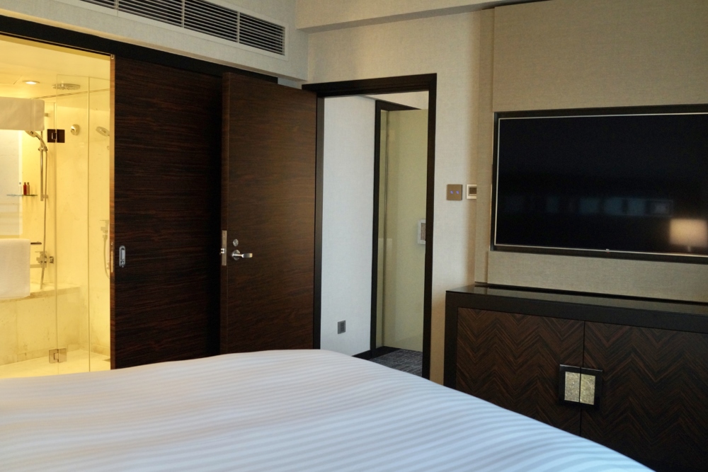 香港スカイシティ・マリオット・ホテルのスイートルーム/ベッドルーム