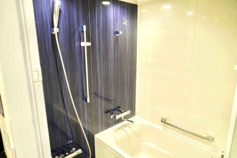 シェラトン・グランデ・トーキョーベイ・ホテル/パークウィング客室のバスルームは洗い場付！