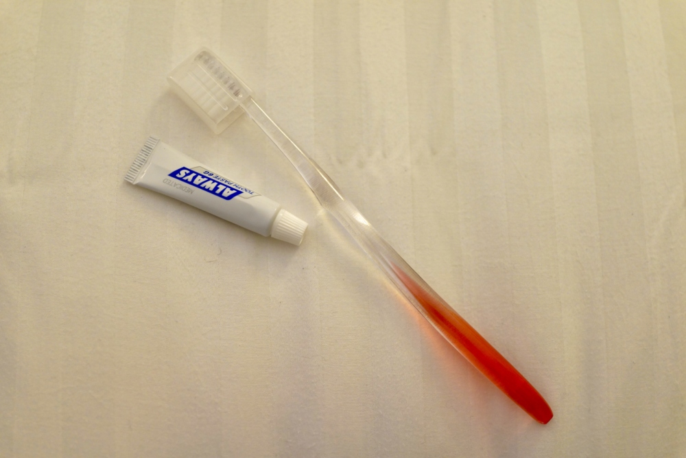 JAL国際線ファーストクラスシート「JAL SUITE」：ファーストクラス用の歯ブラシ