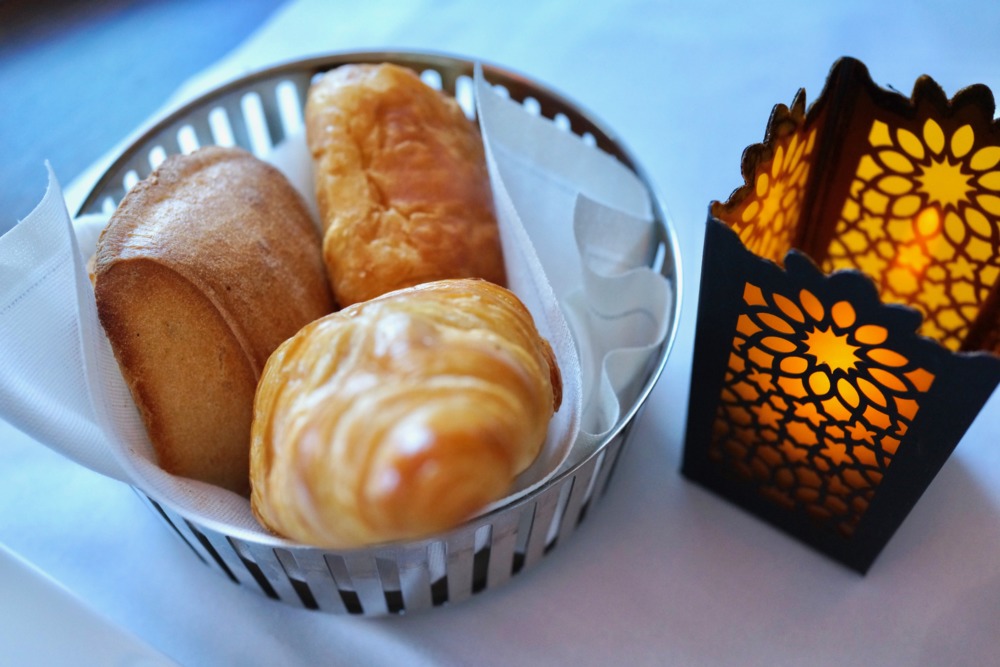 カタール航空ビジネスクラス機内食・朝食のパン