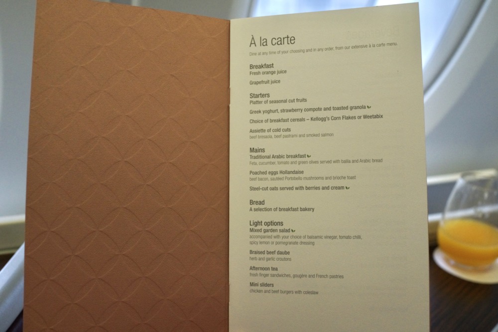 カタール航空42便ビジネスクラス機内食メニューブック