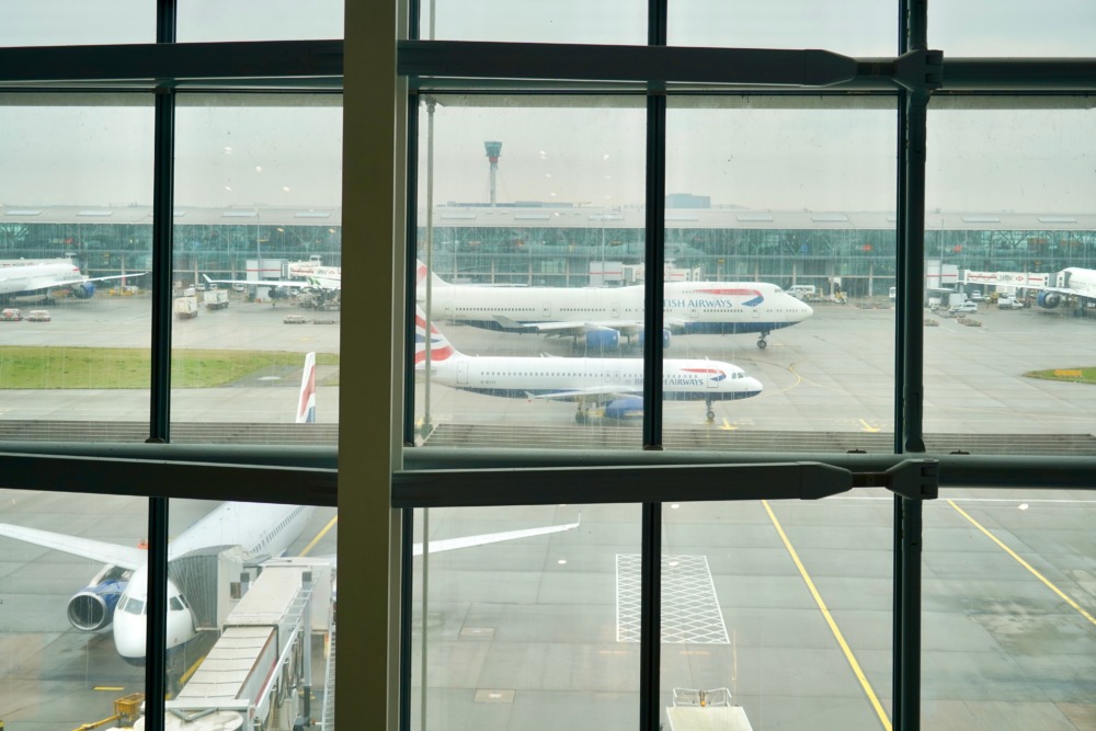 ロンドン・ヒースロー空港・ターミナル5・コンコルドルーム・テラス席から正面の眺め