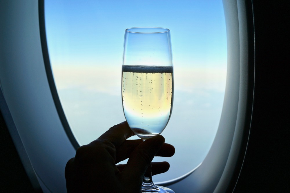 JAL新型ファーストクラス搭乗記〜シャンパン