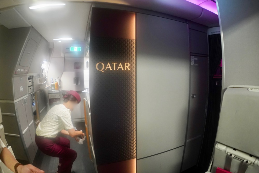 カタール航空Qスイート搭乗記・A380のキャビン入り口