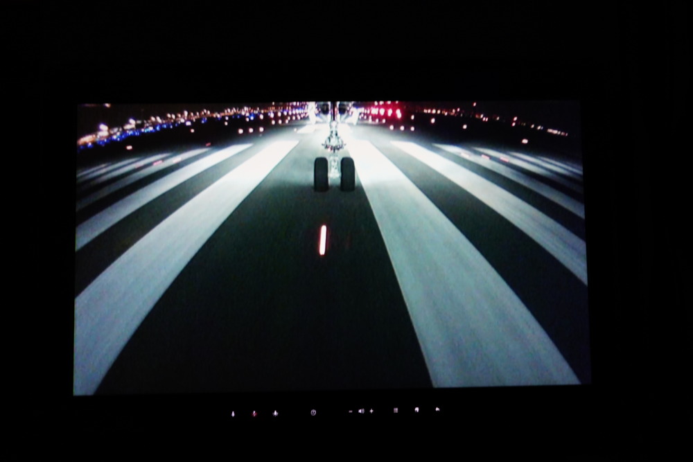 カタール航空ビジネスクラスQsuite・機外カメラで見る離陸シーン