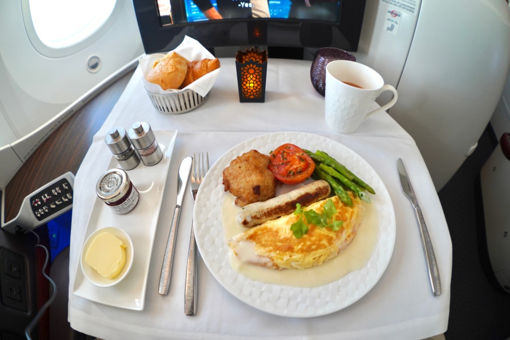 カタール航空B789ビジネスクラス搭乗記・機内食・朝食