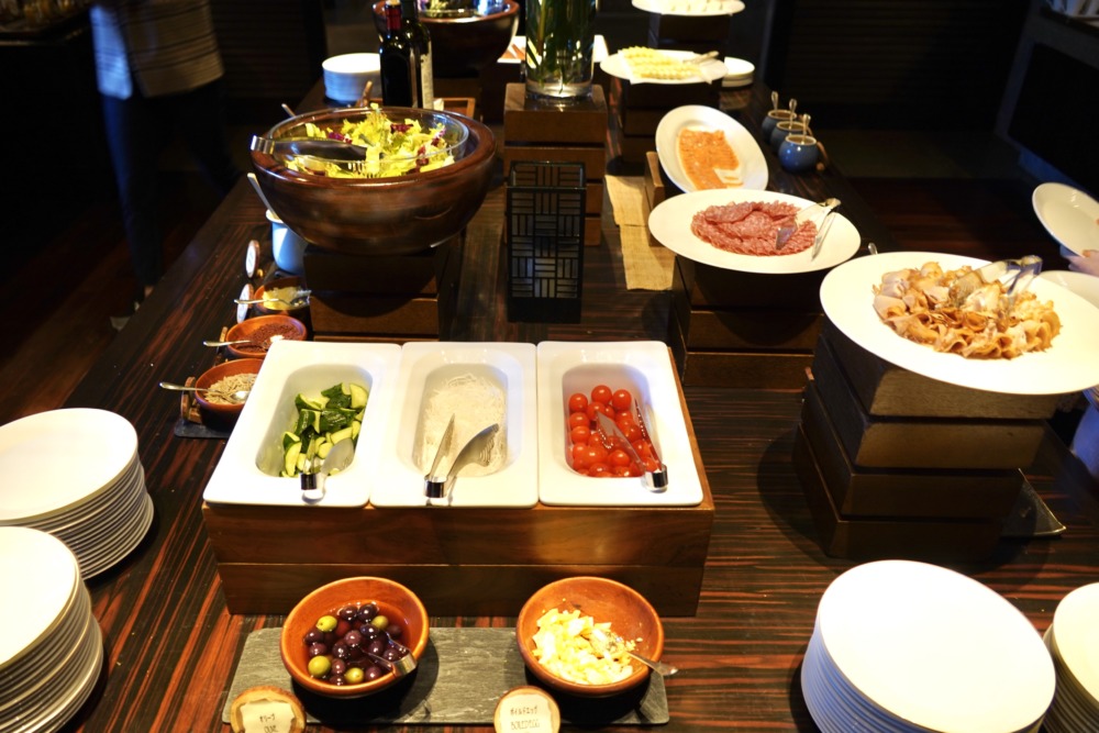 リッツ・カールトン沖縄・グスクの朝食・サラダ