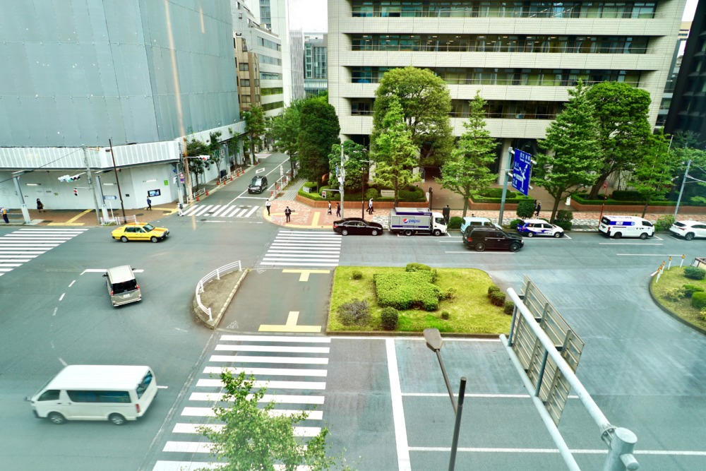アロフト東京銀座・サヴィーキング・ベッドルーム・窓からの眺め