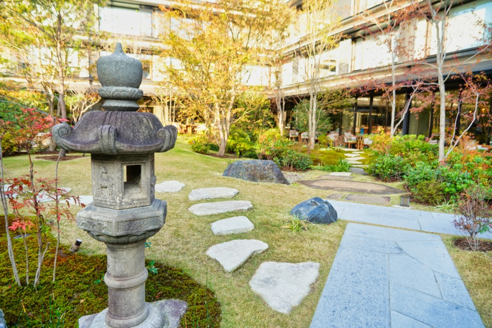 ホテルザ三井京都宿泊記ガーデン石灯籠
