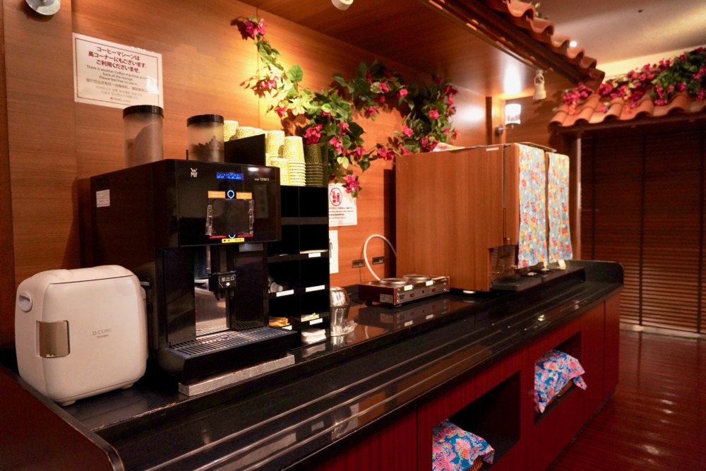 ベッセルホテルカンパーナ沖縄宿泊記・レストラン・コーヒーマシン