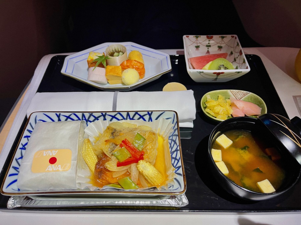 羽田空港第3ターミナル・ビジネスクラスの機内食・朝食全体図