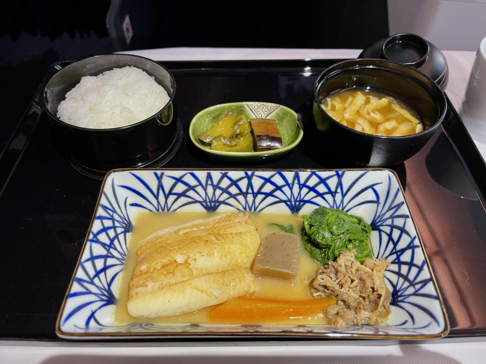 ANAフランクフルト-東京搭乗記・NH204便・機内食の全景