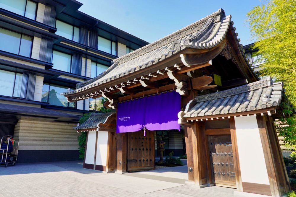 HOTEL THE MITSUI KYOTO宿泊記・メインエントランス側の門