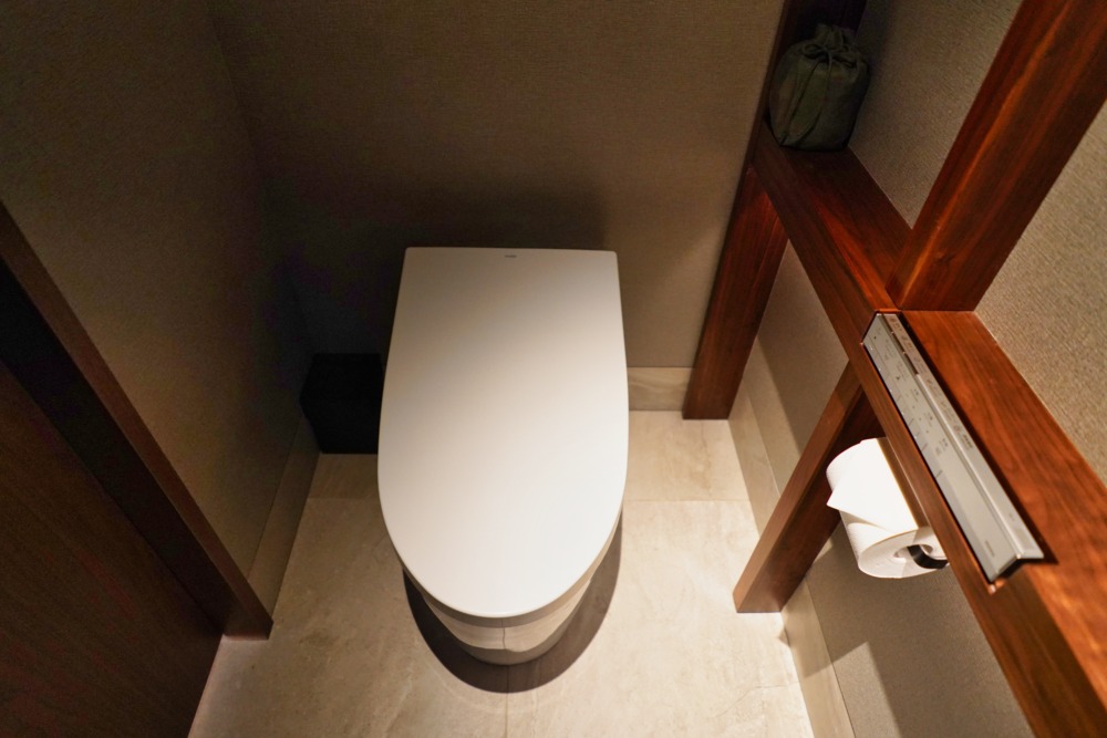 HOTEL THE MITSUI KYOTO宿泊記・ニジョウスイート・トイレの中