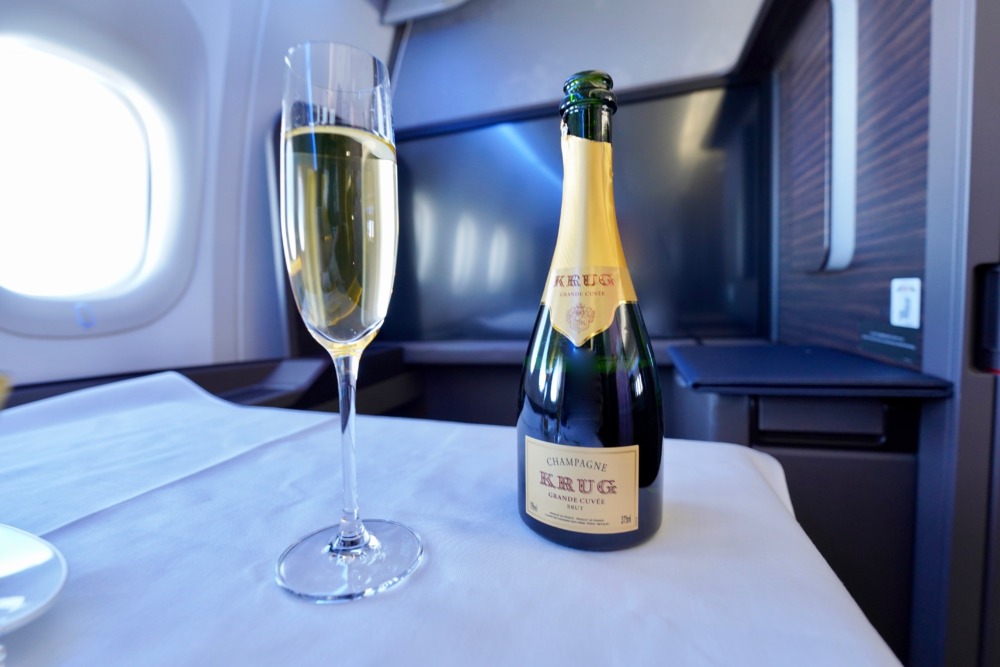 ANA新型ファーストクラス搭乗記・The suite・機内食・シャンパンKRUG