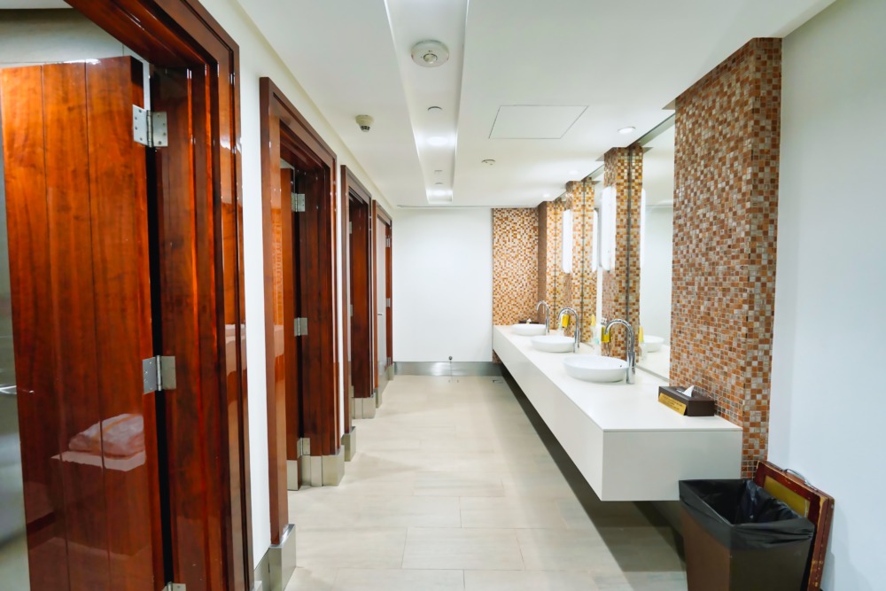 ドバイ国際空港コンコースBエミレーツ航空ビジネスクラスラウンジ・シャワー室