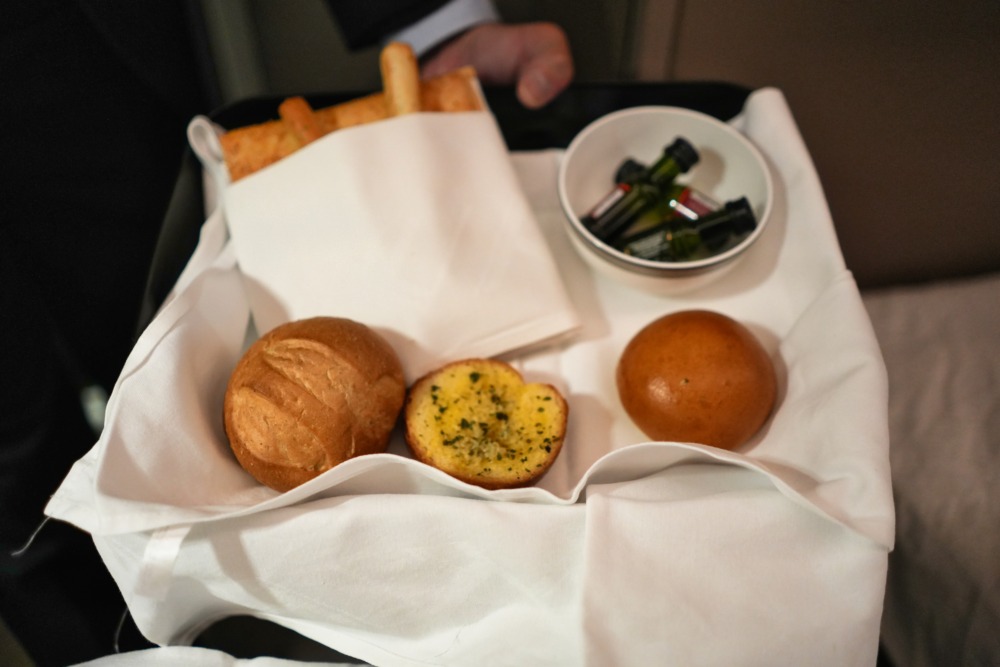 シンガポール航空スイート搭乗記・機内食・パン