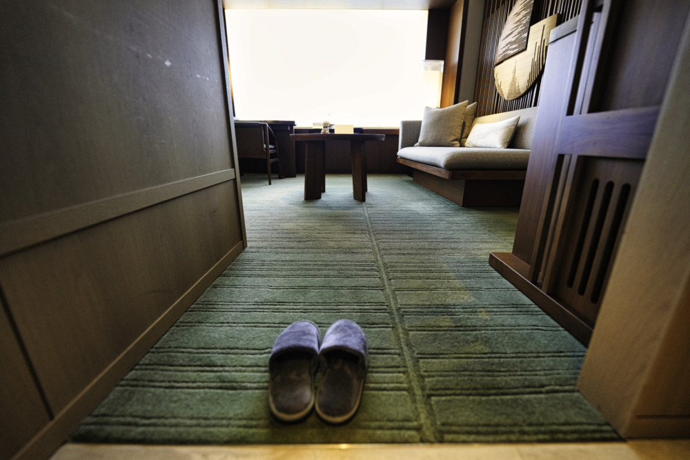 HOTEL THE MITSUI KYOTO宿泊記/デラックススイート・リビングのスリッパ