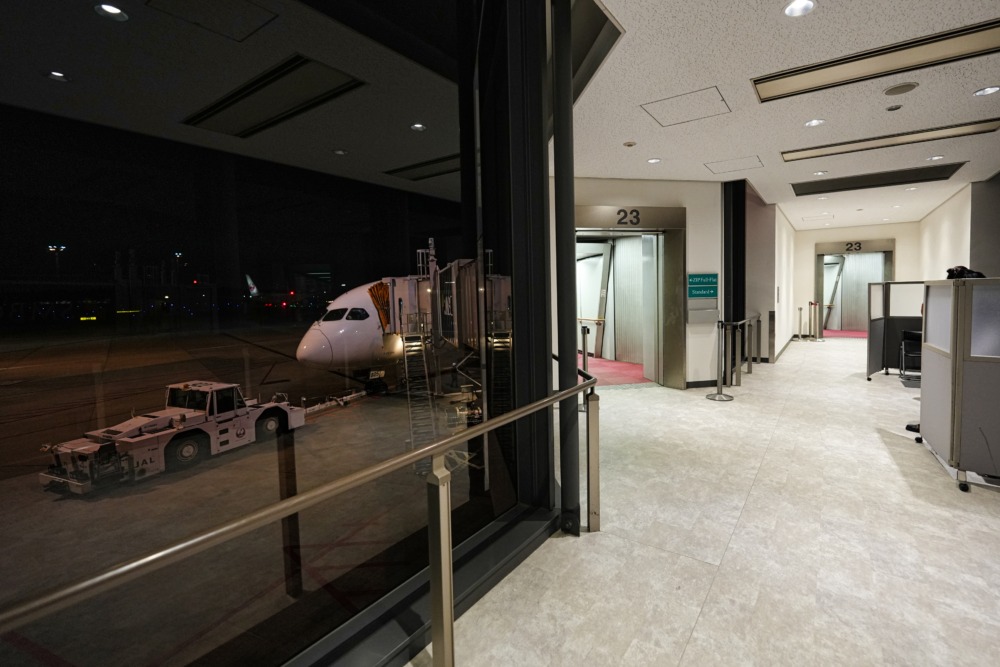 ZIPAIRフルフラットシート搭乗記/成田空港第1ターミナル/搭乗ゲートをくぐってから見る飛行機