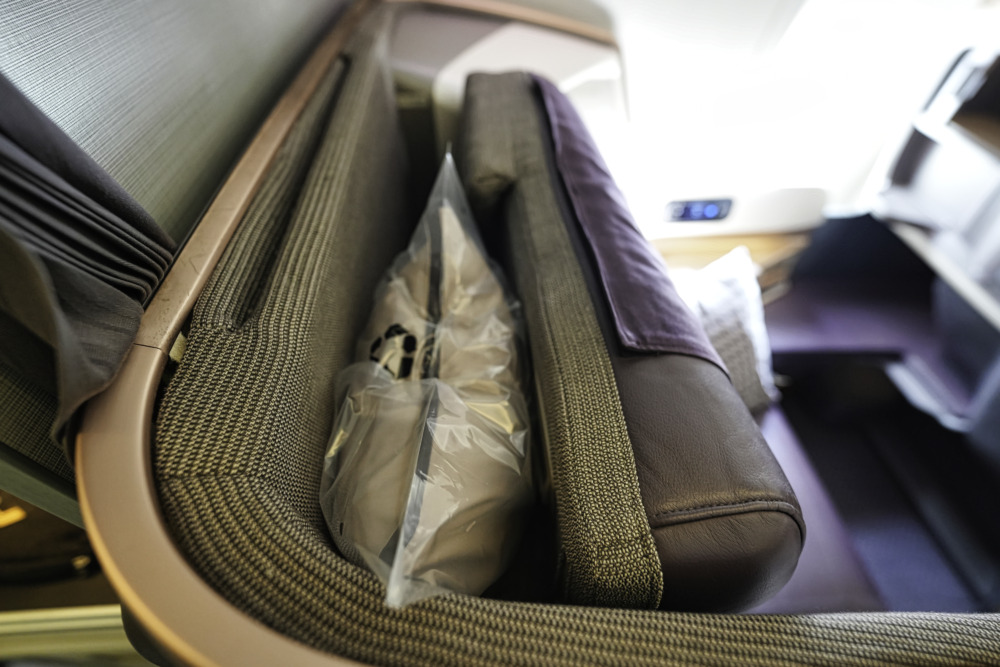 シンガポール航空ビジネスクラス搭乗記・シートの背面がベッド