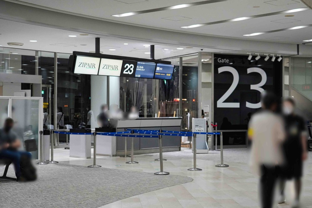 成田空港第1ターミナル23番搭乗口前