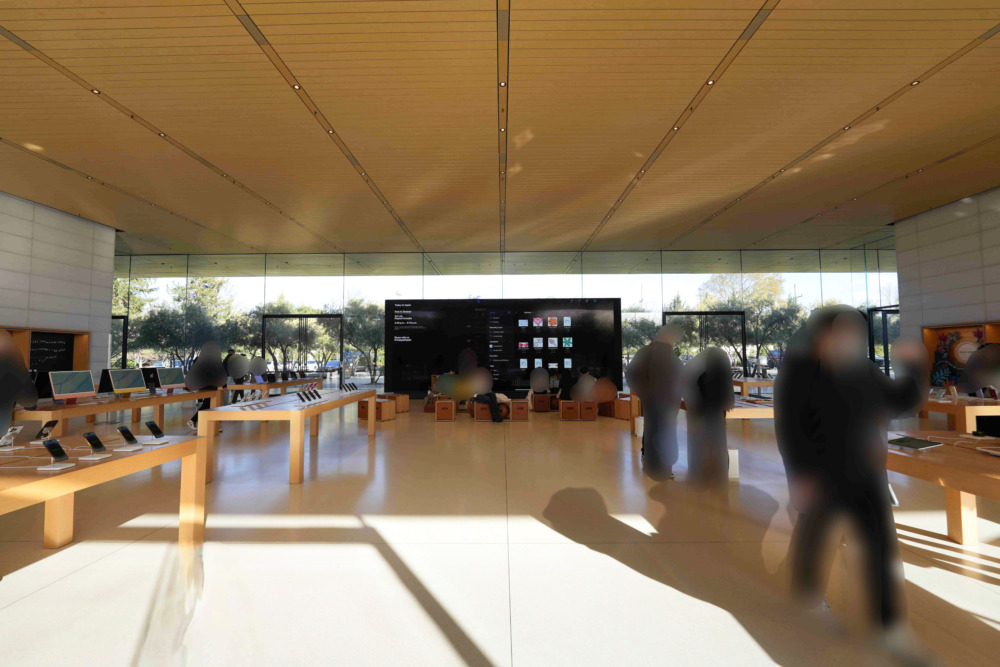 アップルパーク・ビジターセンター・Apple Storeの全景