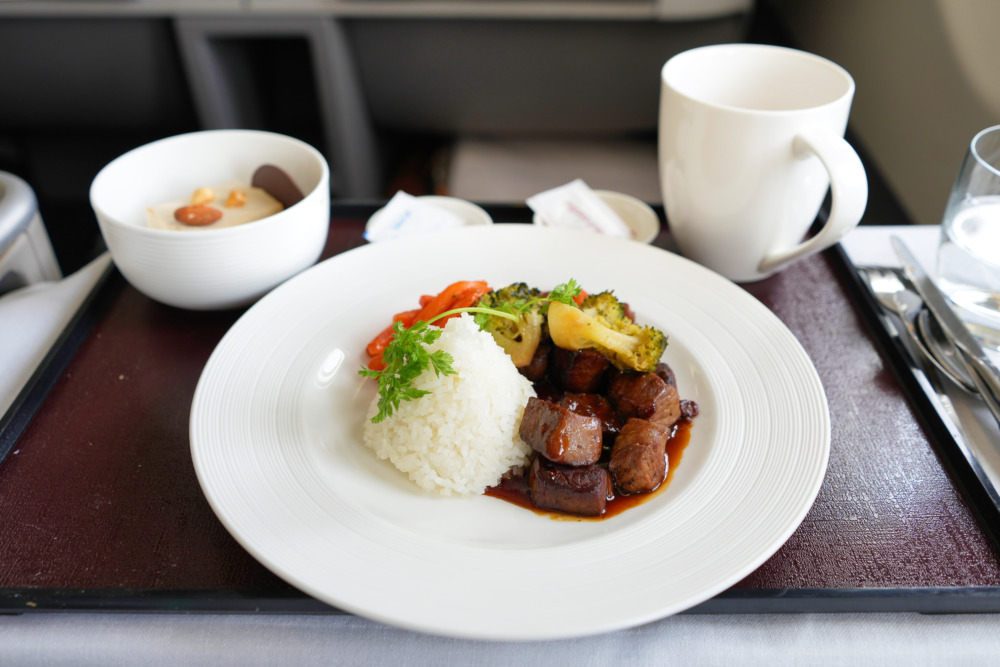 ガルーダインドネシア航空ビジネスクラス搭乗記/機内食メニュー・メイン