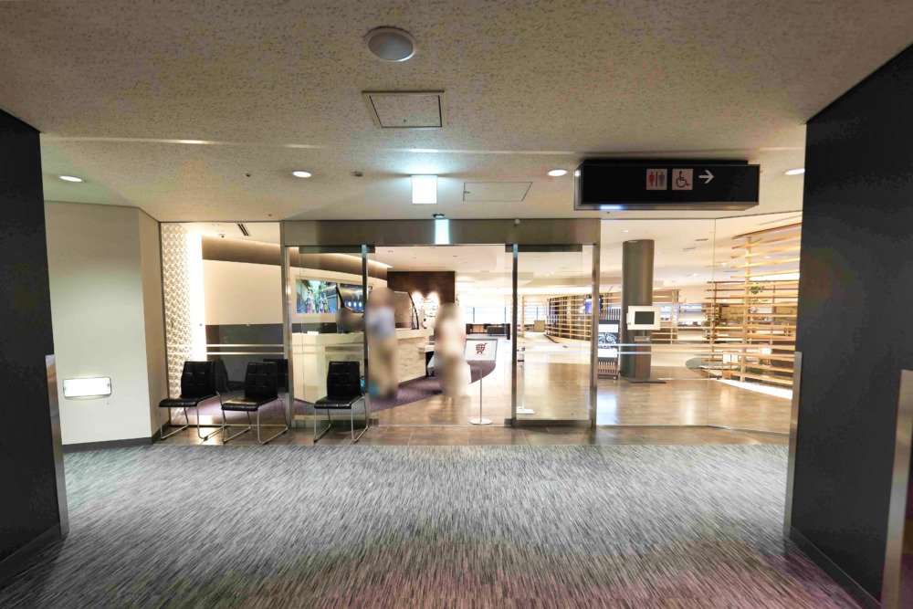 成田国際空港第1ターミナル北ウィング・成田プレミアラウンジ訪問記・エントランス