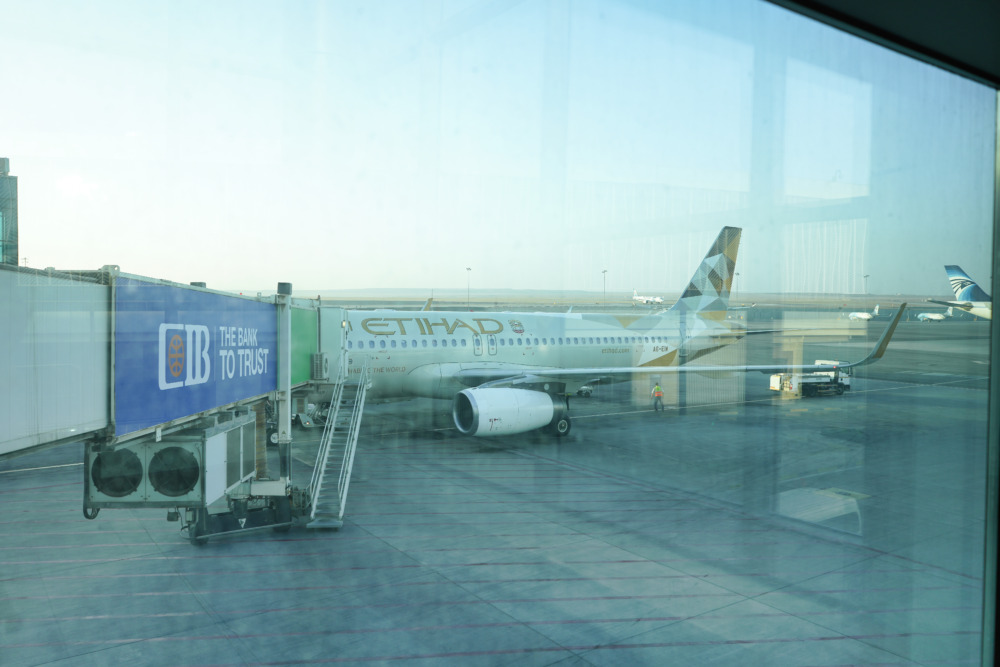 エティハド航空ビジネスクラス搭乗記・カイロ国際空港に到着した機体