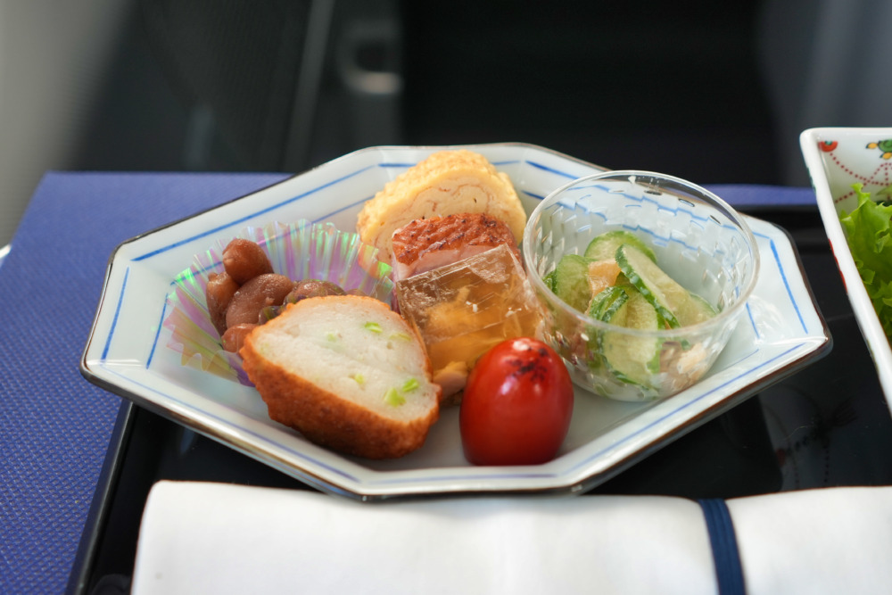 ANA国際線ビジネスクラス搭乗記・台北-羽田・和食前菜