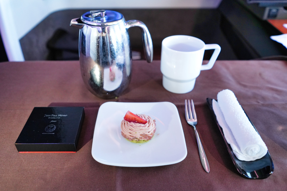 JAL国際線ファーストクラス搭乗記・朝食・フミコの洋食・デザート