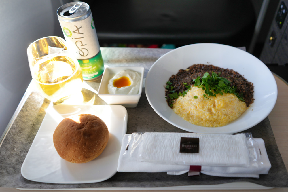 JAL国際線ビジネスクラス搭乗記・2度目の機内食