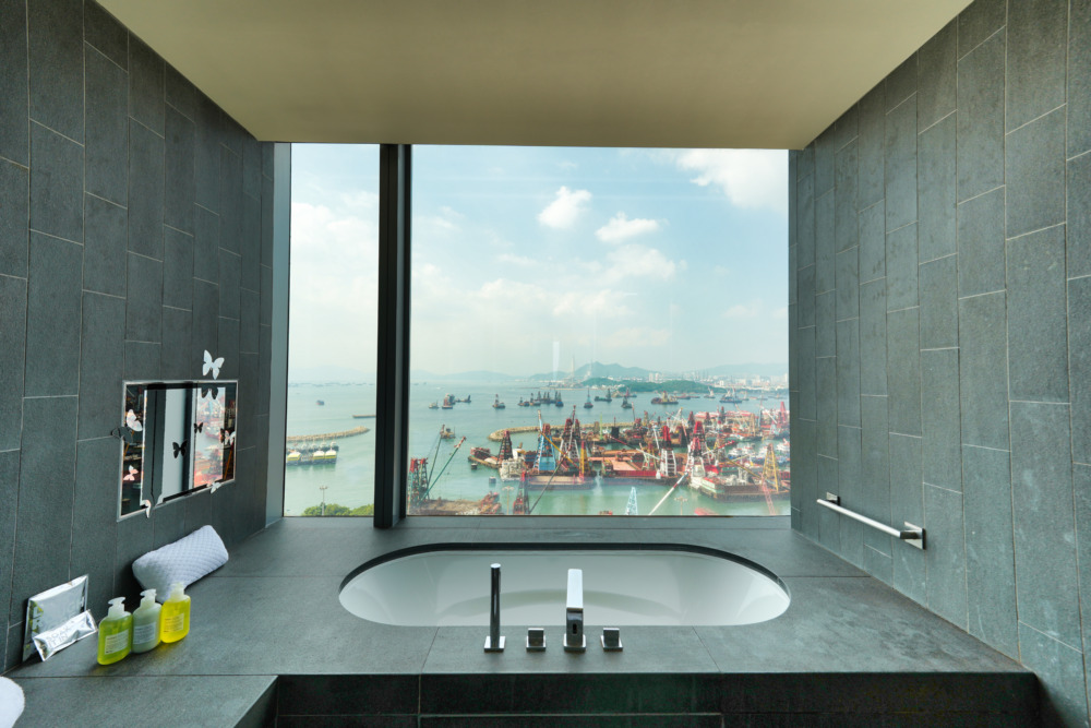 W香港宿泊記・マーベラススイート・バスルームのビュー