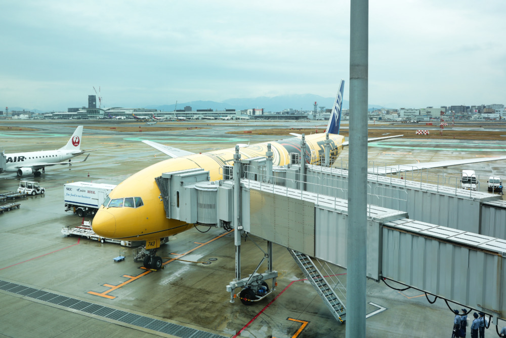 ANA国内線搭乗記・スターウォーズジェット・福岡空港に到着