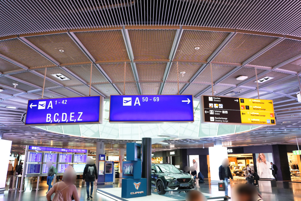フランクフルト空港・ Lufthansa Business Lounge A13 (Schengen)・サイン