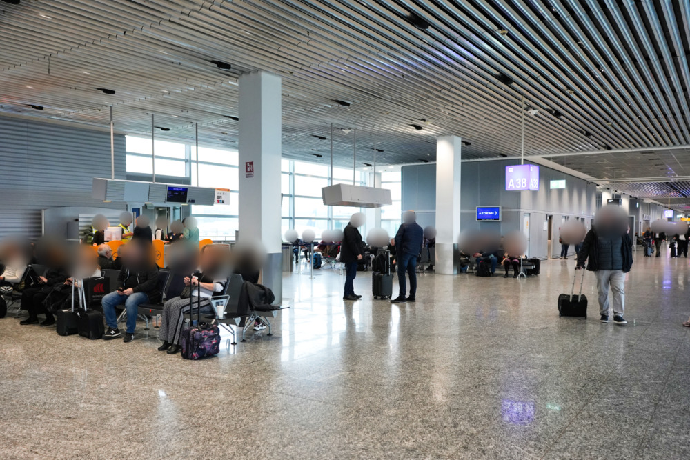 フランクフルト空港・ Lufthansa Business Lounge A13 (Schengen)搭乗口へ