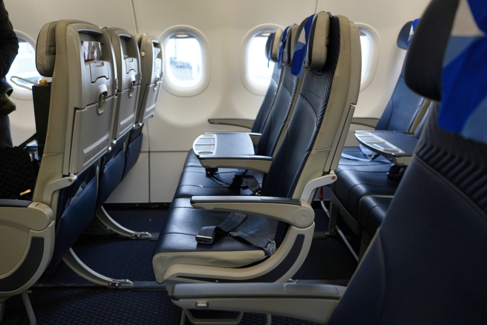 エーゲ航空ビジネスクラス搭乗記・座席を横から