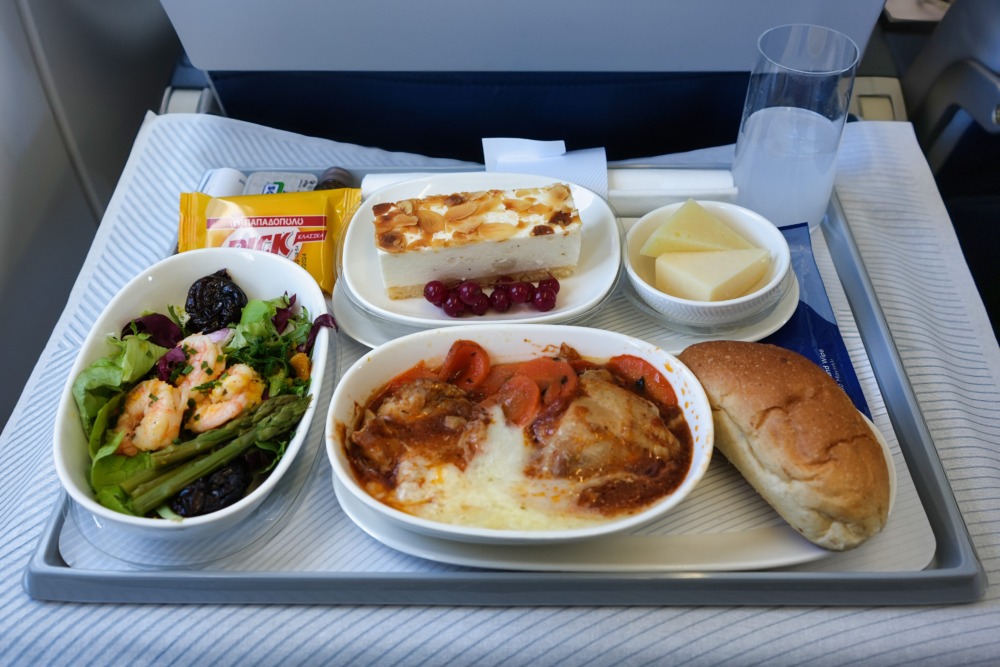 エーゲ航空ビジネスクラス搭乗記・ 機内食のトレー