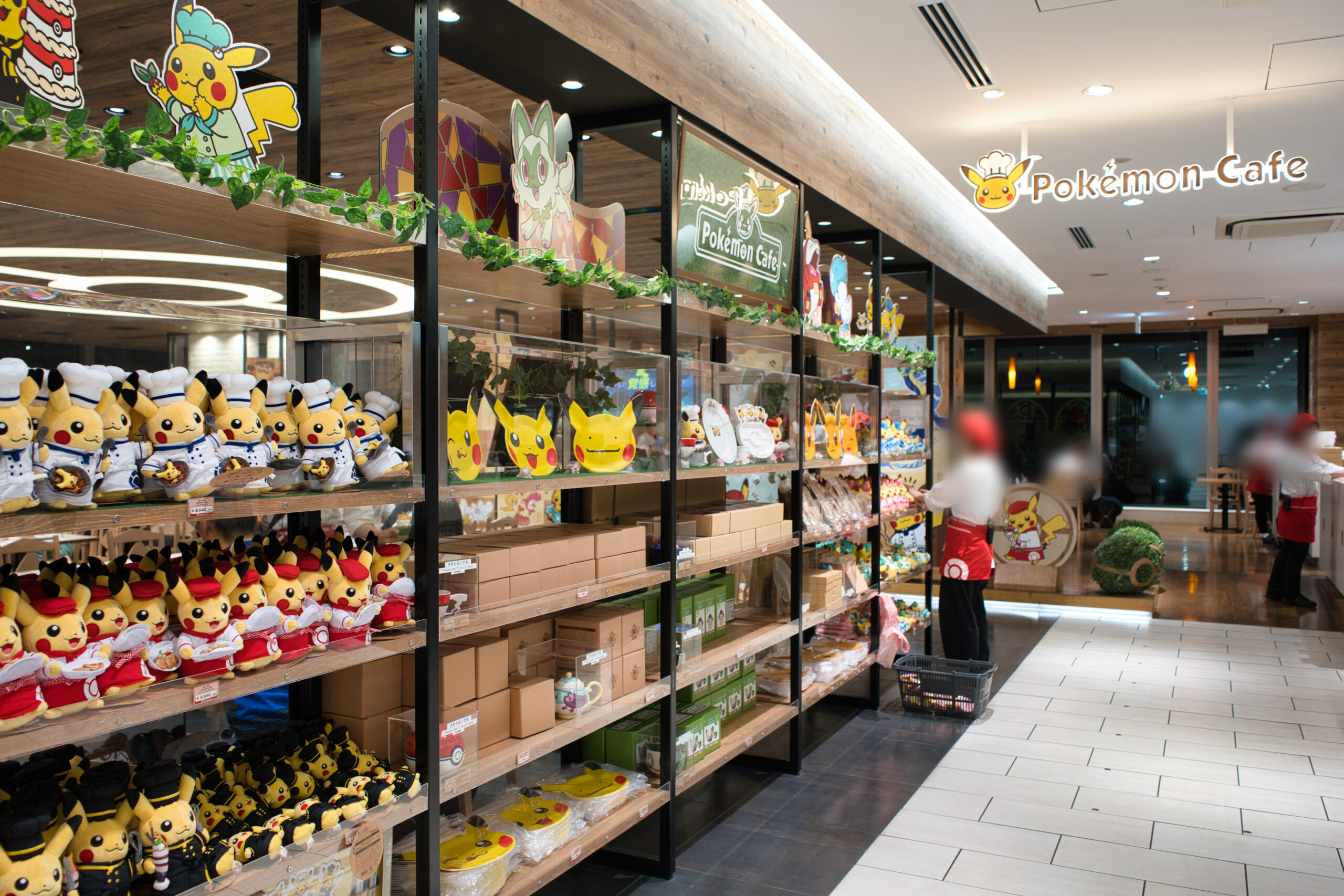 ポケモンカフェの店内・グッズ売り場